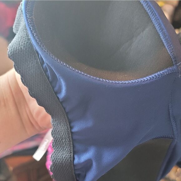 LANDS' END One Piece Swimsuit - Picture 8 of 8